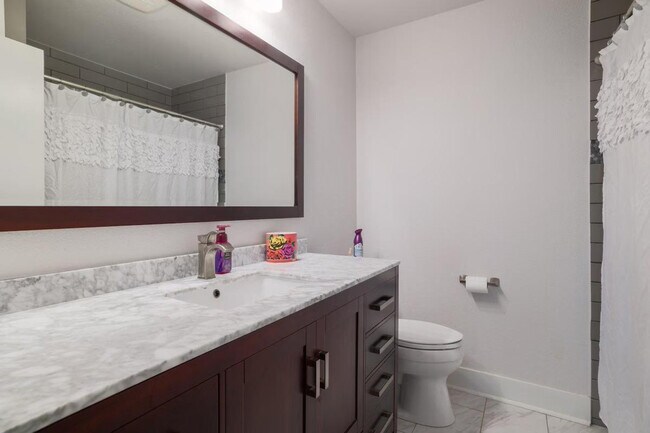 Building Photo - 7107 Scenic Brook Dr