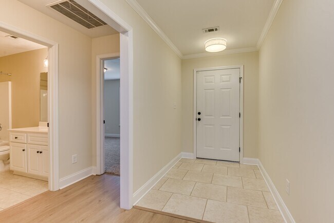 Building Photo - 2110 Red Maple Terrace