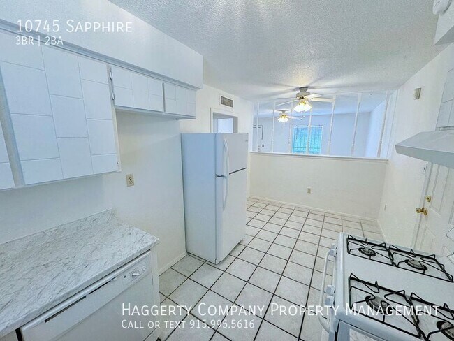 Building Photo - 10745 Sapphire-