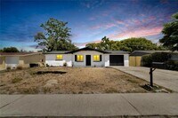 Building Photo - 11524 Newell Dr