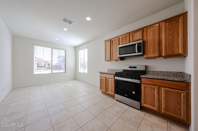 Building Photo - 7160 W Bent Tree Dr