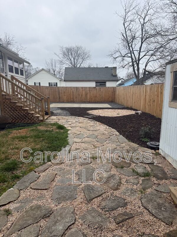 Building Photo - 6 10th St