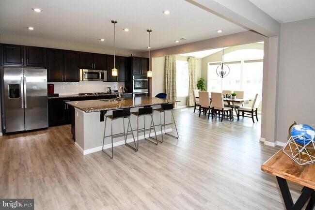 Building Photo - 7706 Colburn Dr