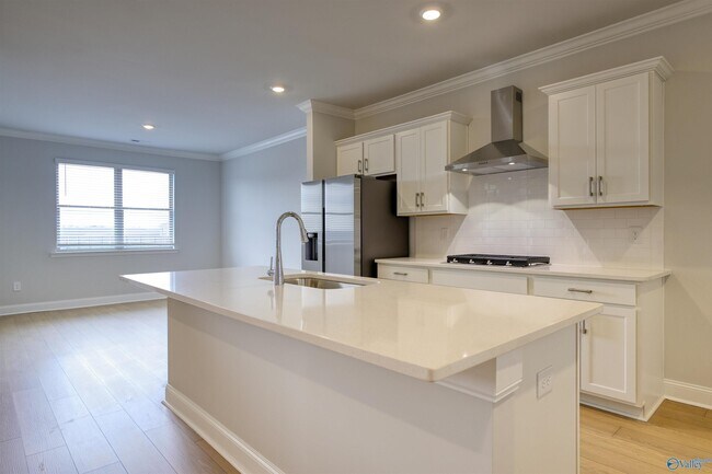 Building Photo - 190 Clift Crk Dr