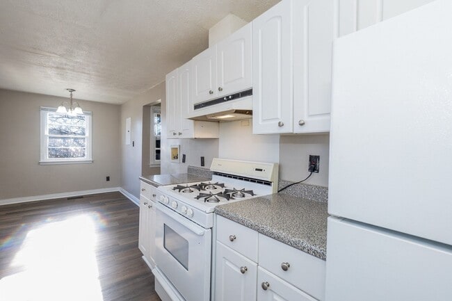 Building Photo - Cozy 3 Bedroom Downtown Apex Home