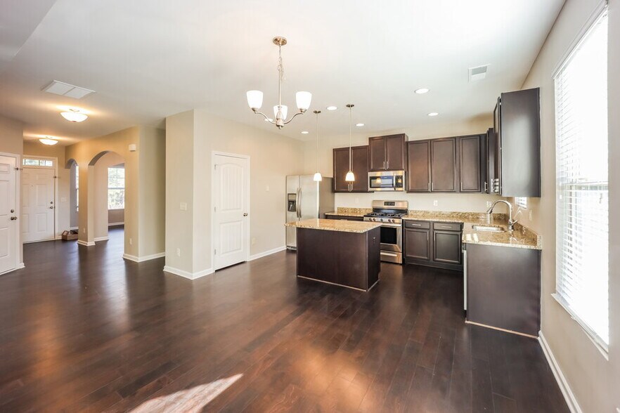 Building Photo - 5259 Cantbury Way