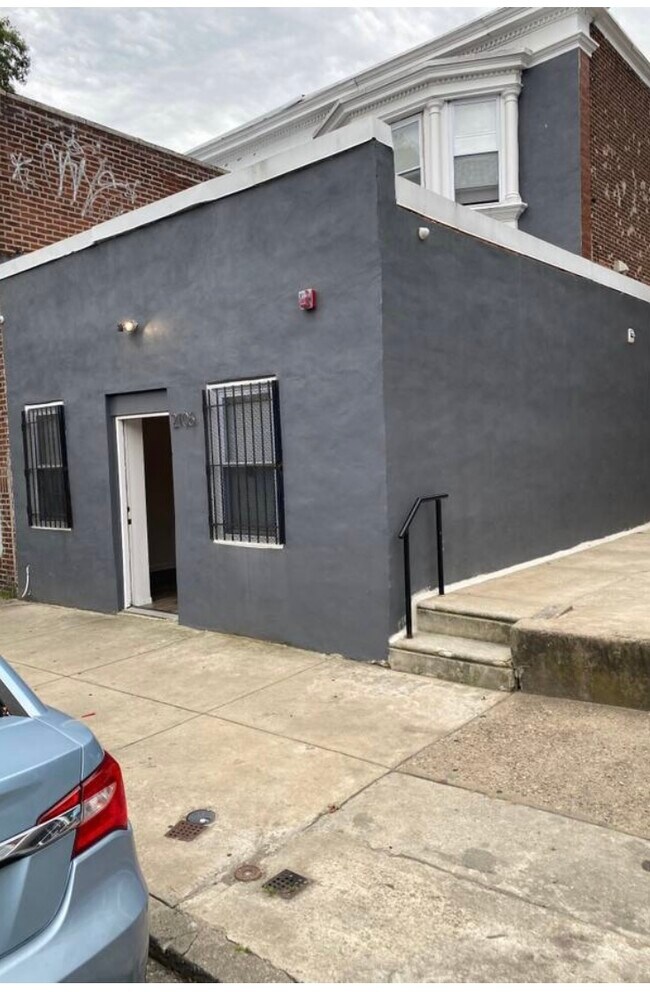 Building Photo - 2106 E Chelten Ave