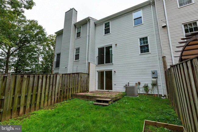 Building Photo - 14084 Fallbrook Ln