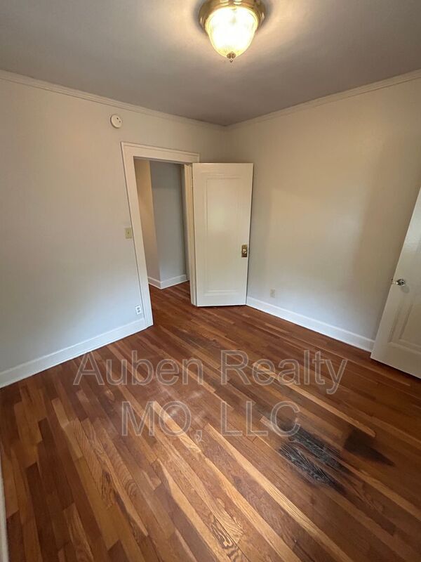 Building Photo - 5412 Harrison St