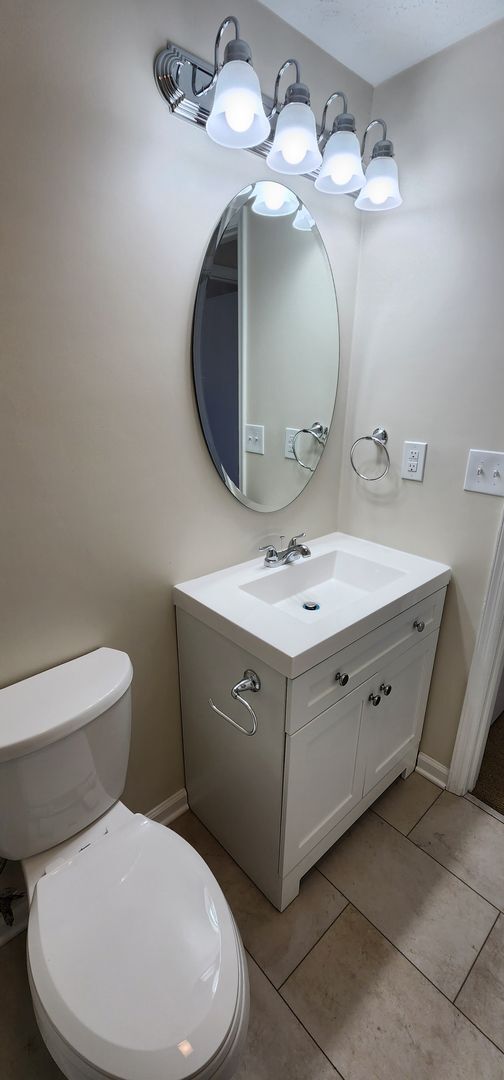 Building Photo - Oldham County Beauty!  Completely Renovated!  ALL NEWer Appliances!  ALL NEWer Flooring & Paint! ...