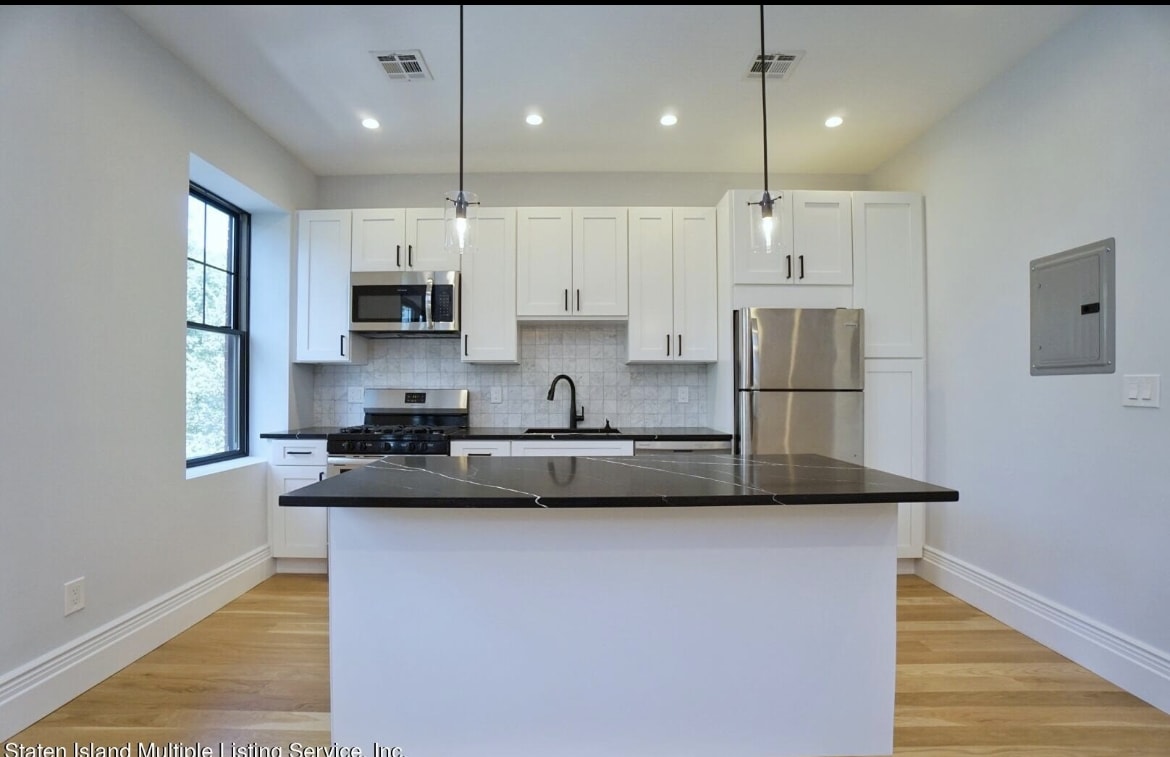 Building Photo - 413 Westervelt Ave