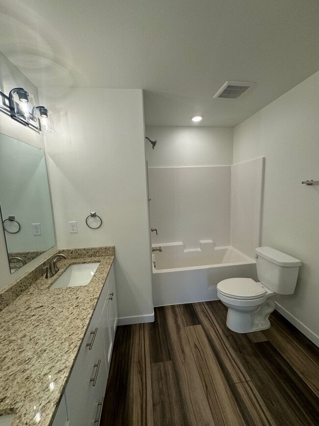 Building Photo - 845 Golden Bear Ln