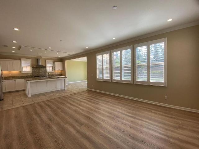 Building Photo - 3 bedroom in Irvine CA 92620