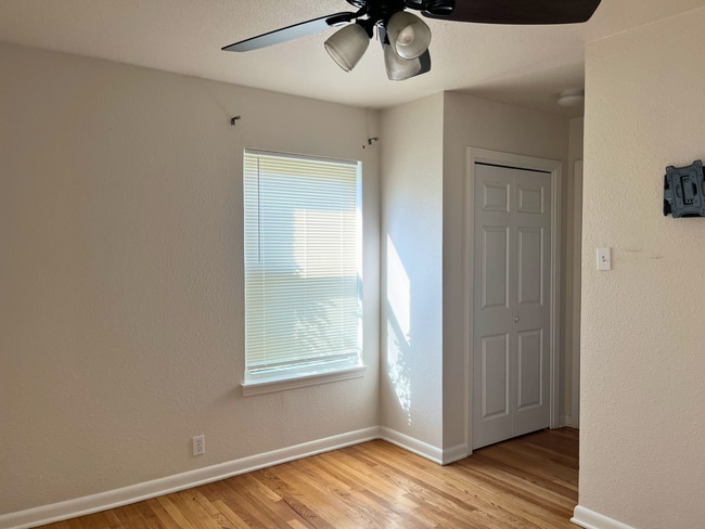 Building Photo - 2022 Odessa Dr