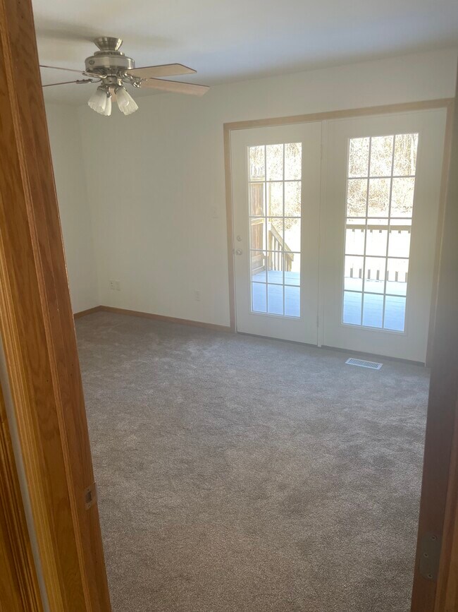 Building Photo - 2130 Westchester Ave