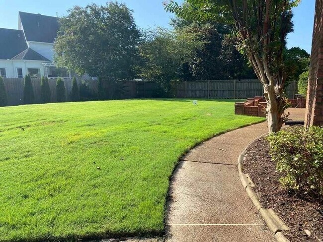 Building Photo - 1440 Asbury Dr