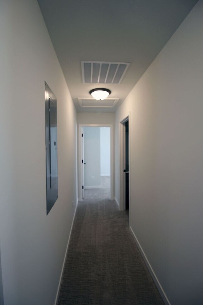 Building Photo - 2324 Lovie Ln