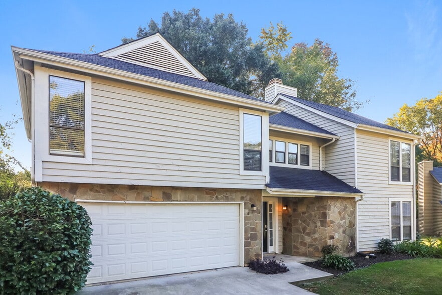 Building Photo - 20 Briar Gate Ln