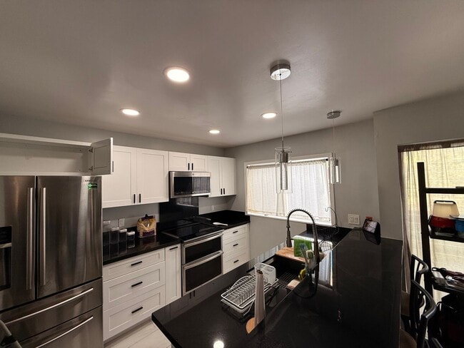 Building Photo - Don't Miss This! 3/1.5 Quiet & Spacious Upper Makakilo - Makakilo Hale I