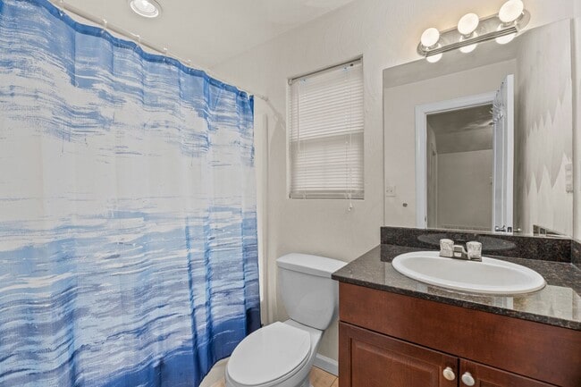 Building Photo - Beautiful Spacious Home for Rent in Norfolk!