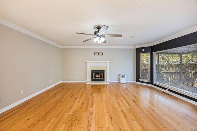 Building Photo - 1114 Rivershyre Dr