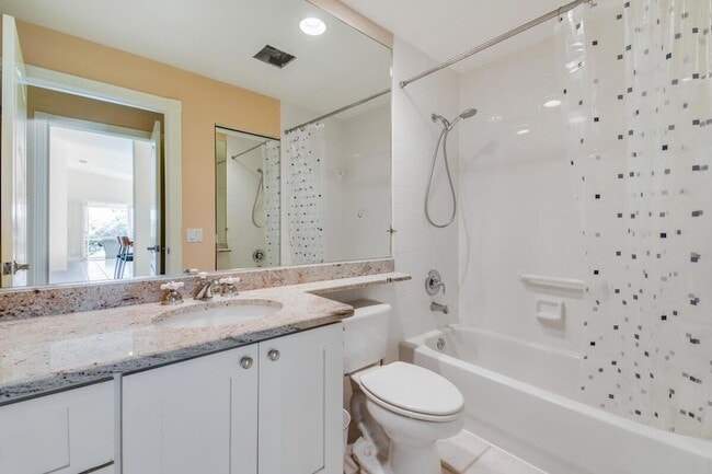 Building Photo - 8392 SE Paurotis Ln