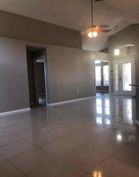 Building Photo - 11382 Aston Hall Dr S