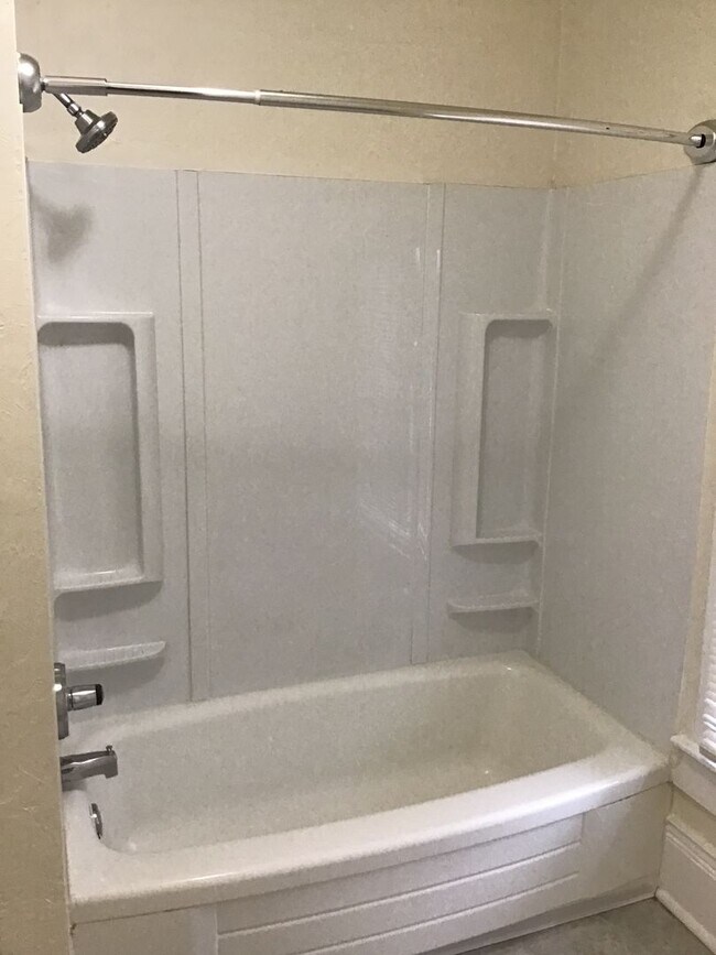 Building Photo - NW 5th