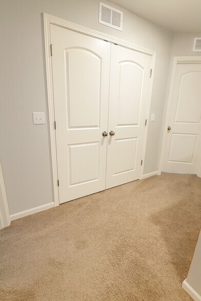 Building Photo - 1114 Evergreen Ave