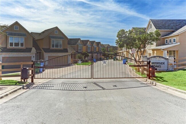 Building Photo - 20904 Waterside Dr