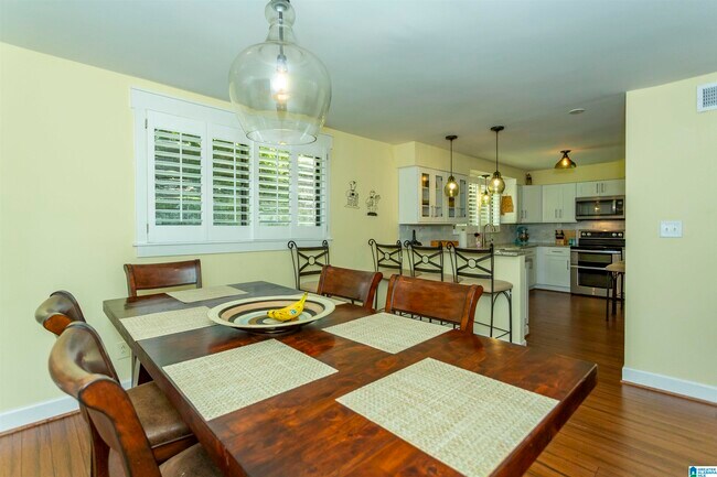 Building Photo - 327 Heath Dr