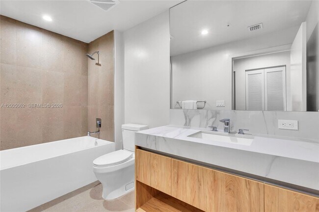 Building Photo - 11 NE 6th St