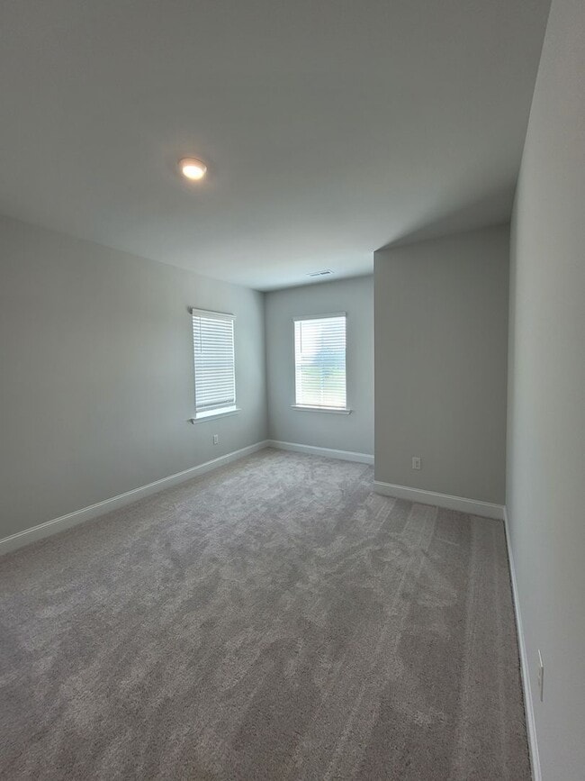 Building Photo - OPEN HOUSE THIS SUNDAY  Madison City - Cli...