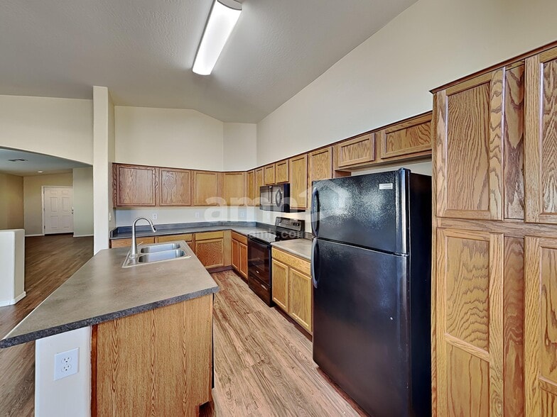 Building Photo - 2472 W Cool Water Way