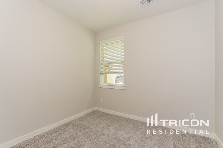Building Photo - 2517 Dulaney Dr