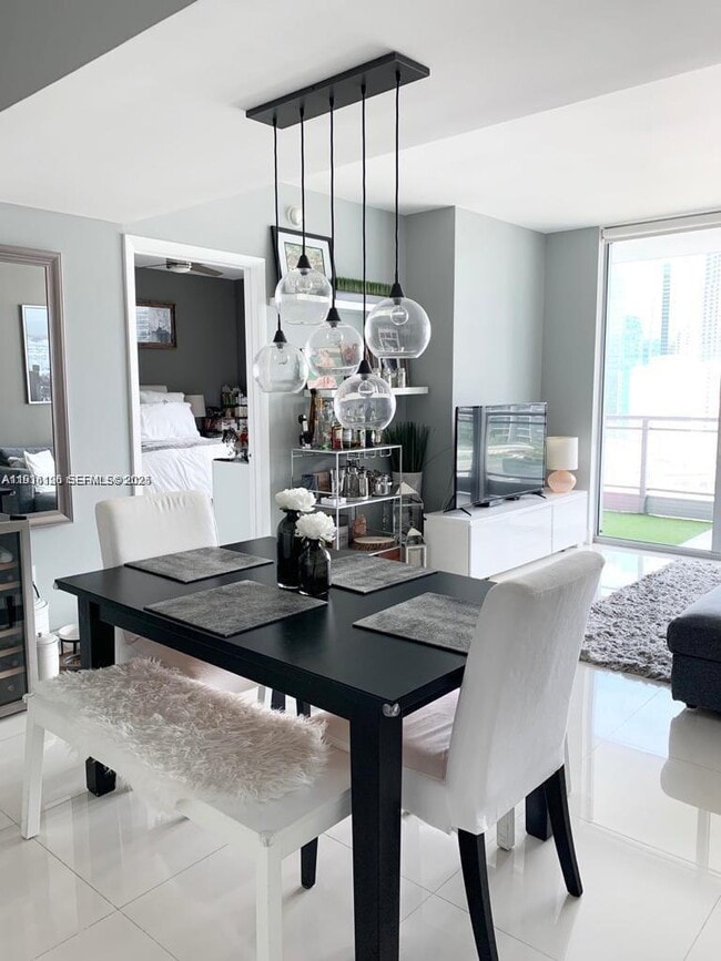 Building Photo - 92 SW 3rd St