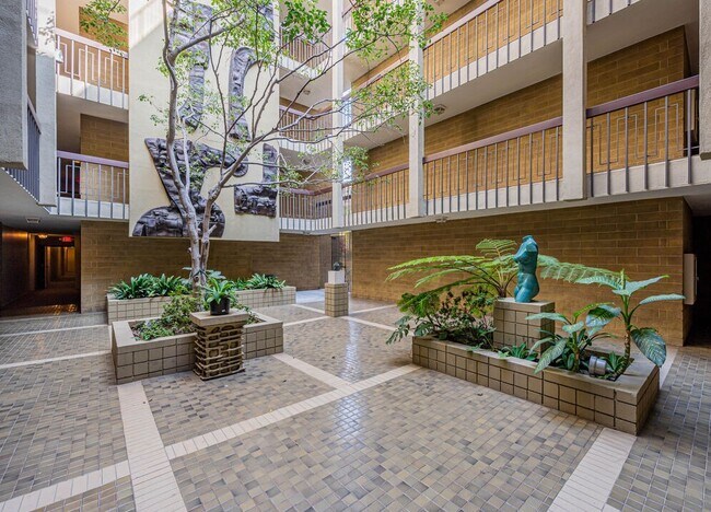 Building Photo - 1300 Midvale Ave