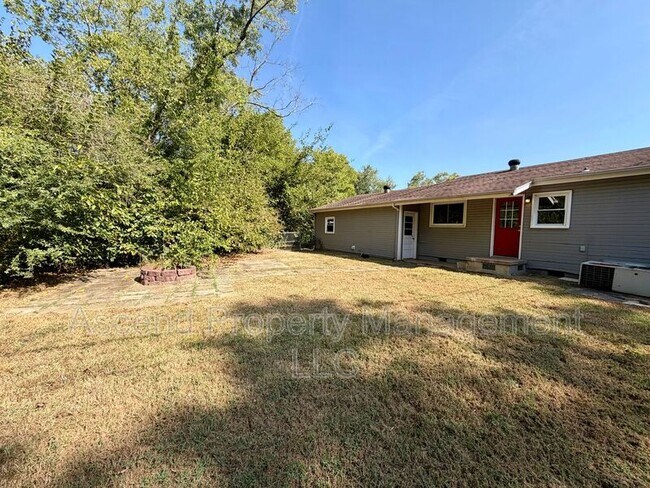 Building Photo - 7707 Canyon Dr
