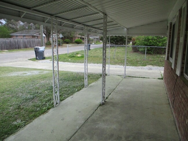 Building Photo - Updated 4 Bedroom Ranch in South Augusta