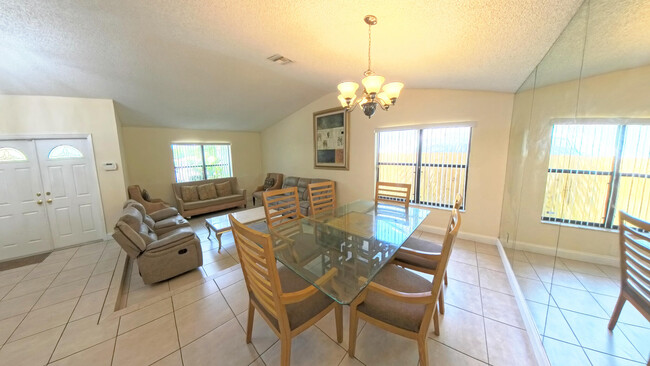 Building Photo - 13484 Jonquil Ct