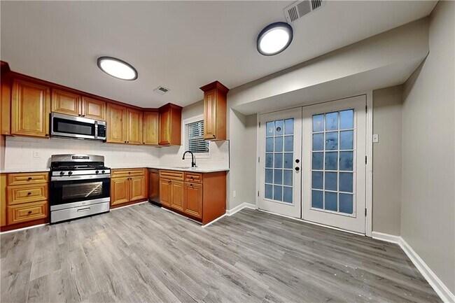 Building Photo - 2513 Mistletoe Ln SW