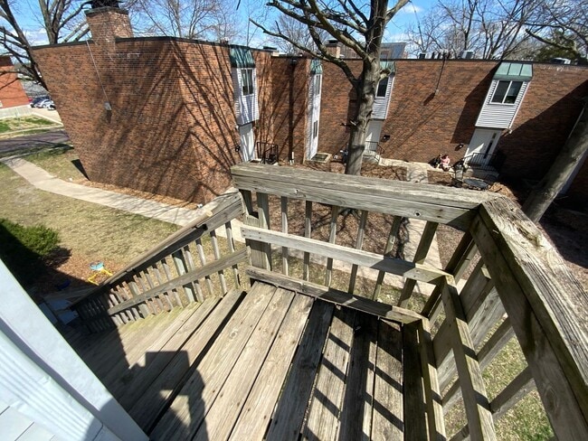 Building Photo - 1400 Bass Ave