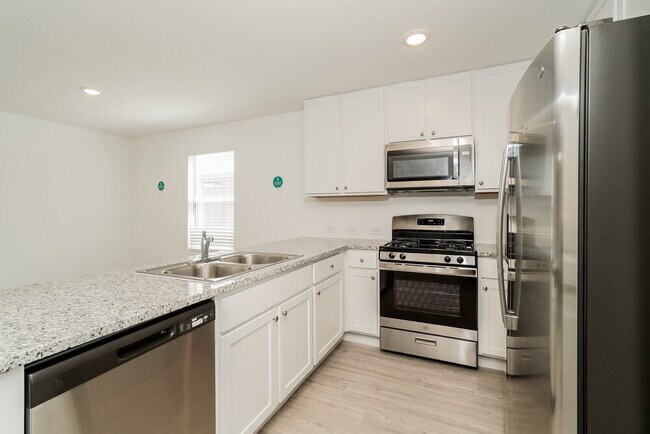 Building Photo - 2412 Lake Hls