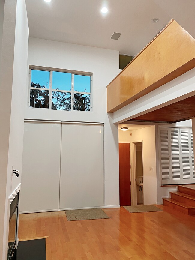 High Ceilings when walking in from front door - 1011 Pacific St