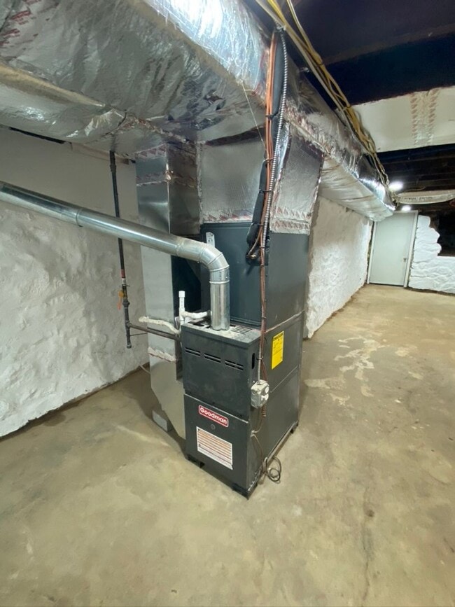 Building Photo - Awesome 3 bedroom 1.5 Bath Home in Emmaus