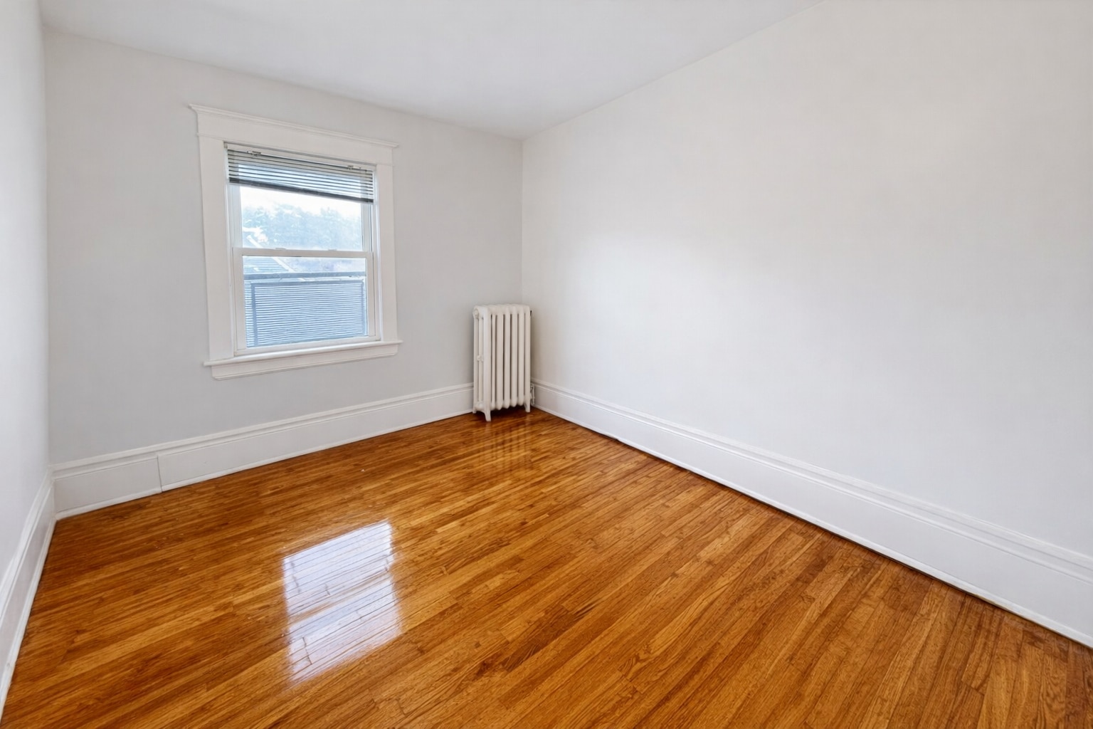 Building Photo - 1267 Hewitt Ave