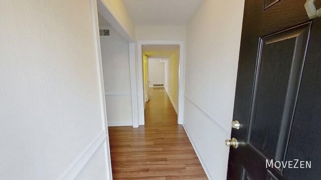 Building Photo - 2841 Tully Square