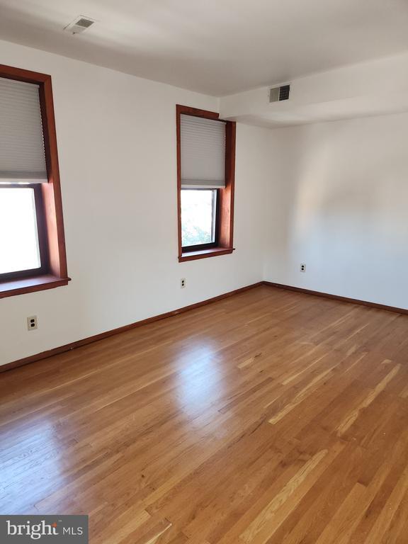 Building Photo - 746 South St