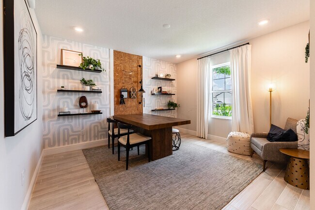 Building Photo - A Luxuriously Furnished 3-Bed, 2-Bath Model Home in Gated Community - Parrish