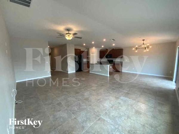 Building Photo - 7077 Emerald Spring Loop